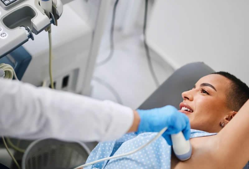 Qual a diferença entre mamografia e ultrassom das mamas?